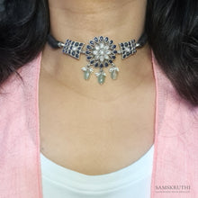 Load image into Gallery viewer, Shreya Choker
