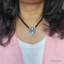 Load image into Gallery viewer, Neetu Pendant
