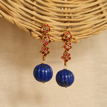 Load image into Gallery viewer, Aarohi Earrings
