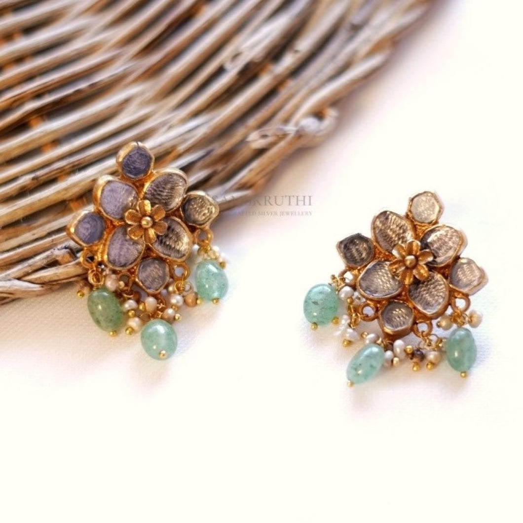 Vaanya Earrings