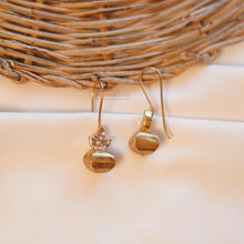 Load image into Gallery viewer, Keya Earrings
