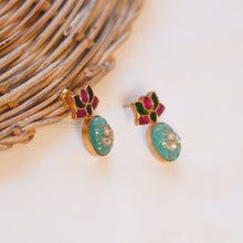 Load image into Gallery viewer, Lila Earrings
