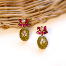 Load image into Gallery viewer, Lyla Earrings
