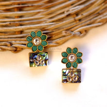 Load image into Gallery viewer, Siya Earrings
