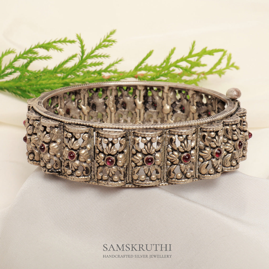 Samskruthi jewellers clearance bangles